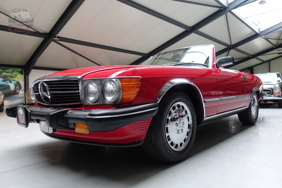 19 Mercedes 560sl Cabrio Mercedes Benz Sl Car For Sale Classic Car Passion