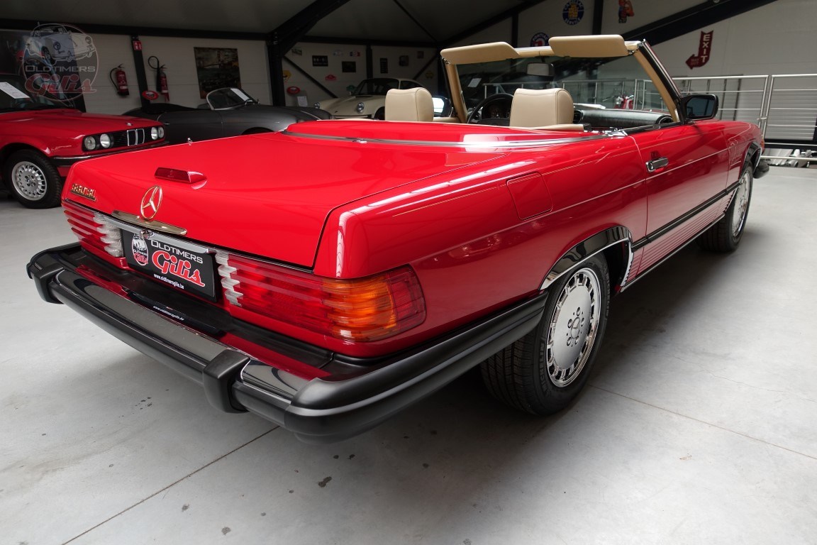 19 Mercedes 560sl Cabrio Mercedes Benz Sl Car For Sale Classic Car Passion