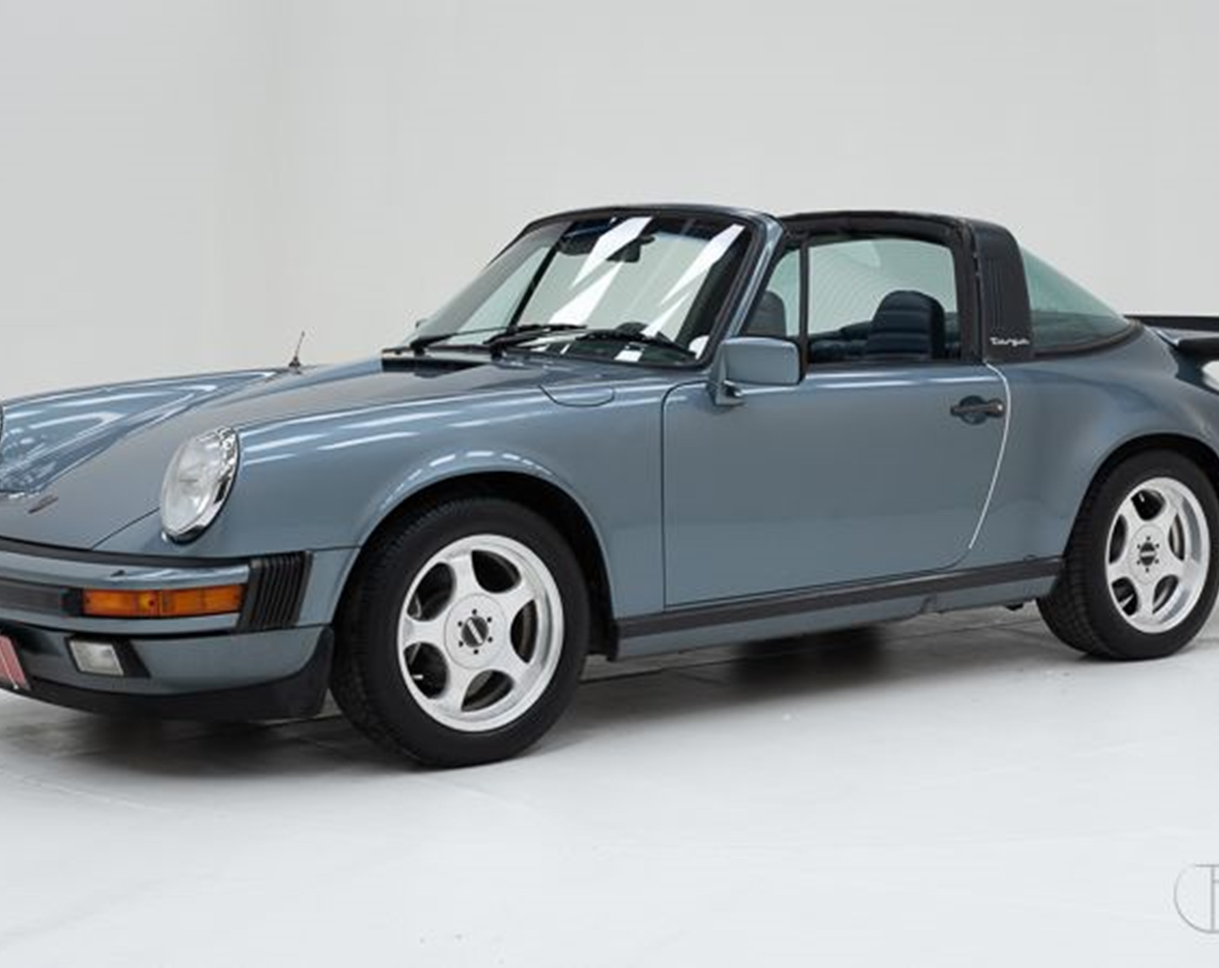 Porsche 911 3.2 '84 CH0465